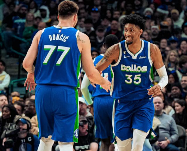 独行侠单节狂炫51分！詹姆斯空砍38分败走圣诞夜