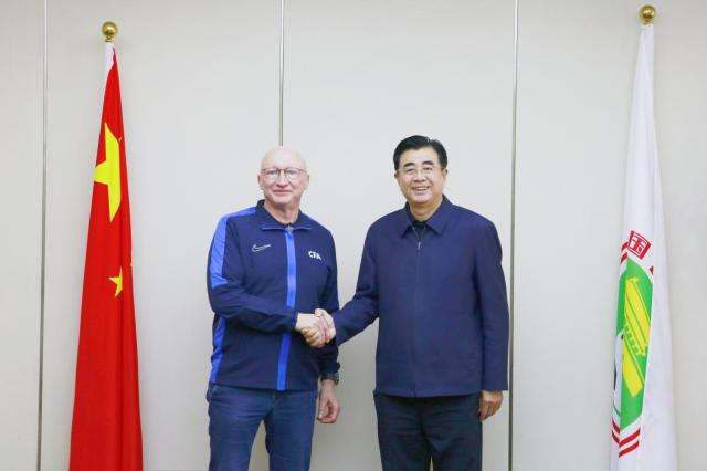 澳客app-克瑞斯·范·普维尔德出任中国足球协会技术总监